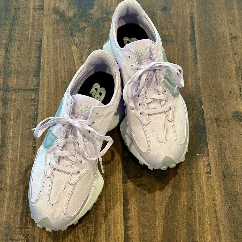 New Balance Lilac 327 Sneakers